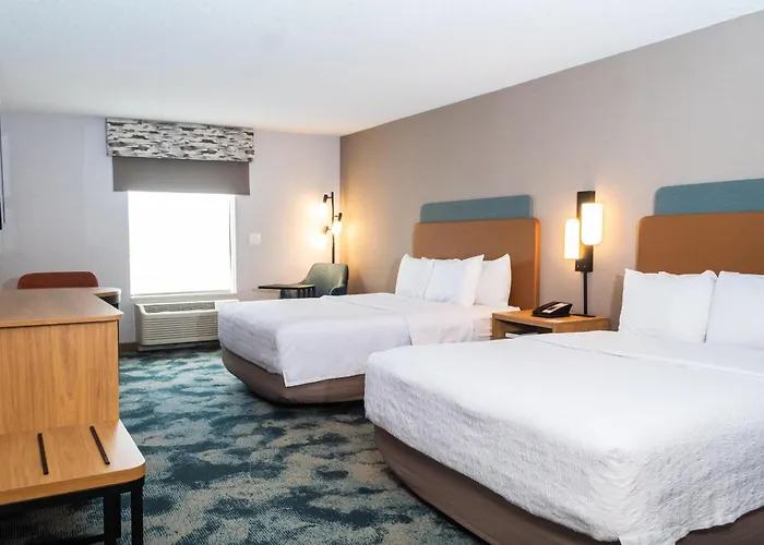 Hampton & Hotel 3*