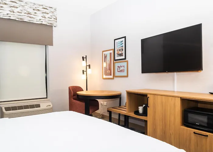 Hampton & Hotel Addison